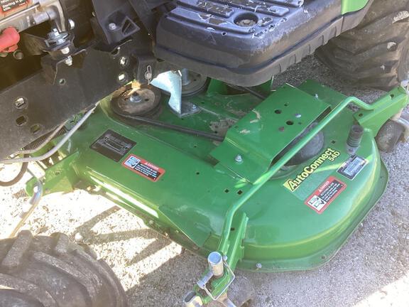 Image of John Deere 1023E equipment image 3