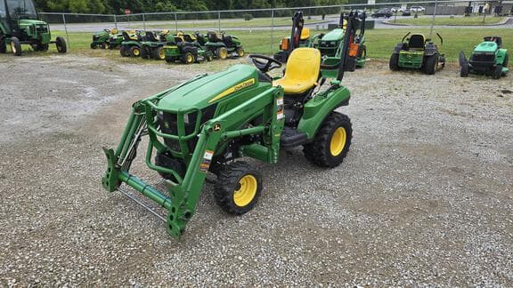 Image of John Deere 1023E equipment image 3