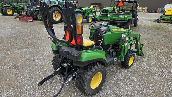 Image of John Deere 1023E equipment image 4