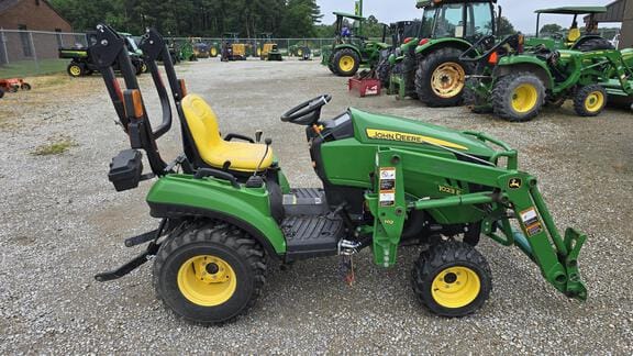 2016 John Deere 1023E Equipment Image0
