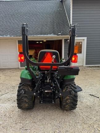 Image of John Deere 1023E equipment image 3