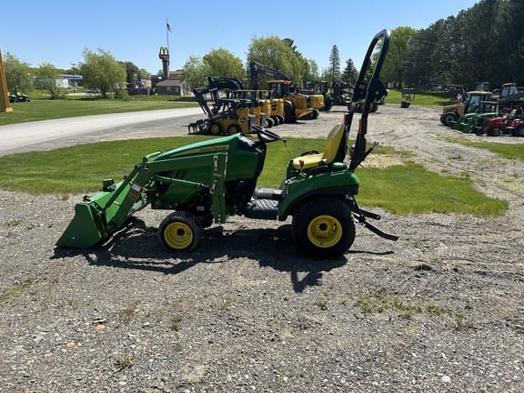 2016 John Deere 1023E Equipment Image0