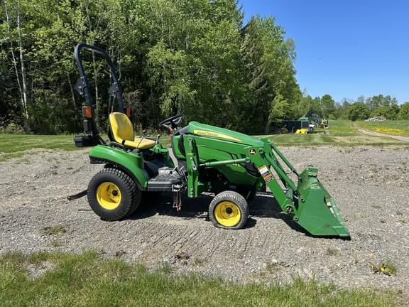 Image of John Deere 1023E equipment image 2