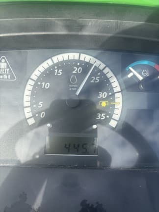 Image of John Deere 1023E equipment image 4