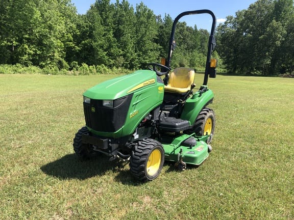2016 John Deere 1023E Equipment Image0