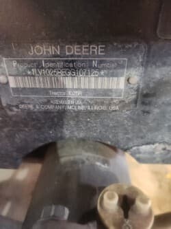 Image of John Deere 1025R equipment image 4