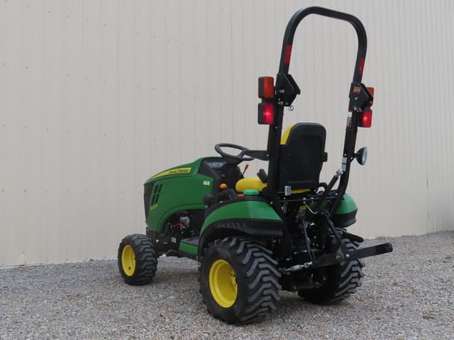 Image of John Deere 1025R equipment image 4