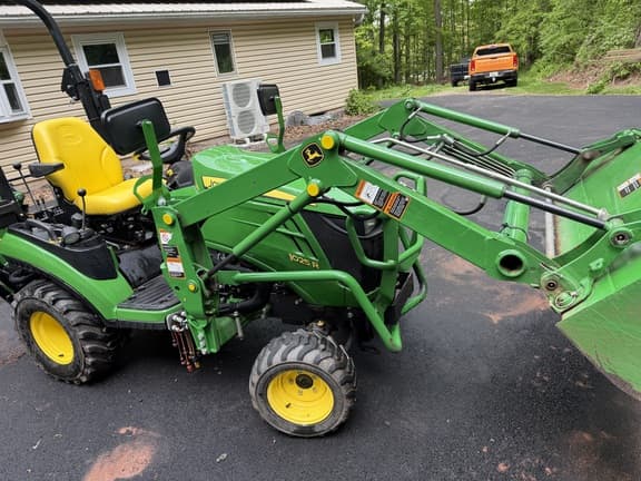 Image of John Deere 1025R equipment image 1