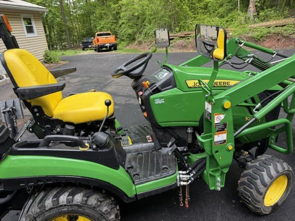 Image of John Deere 1025R equipment image 4