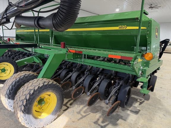 Image of John Deere 1590 equipment image 2