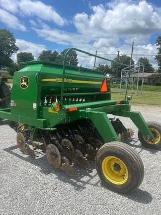 Image of John Deere 1590 equipment image 3