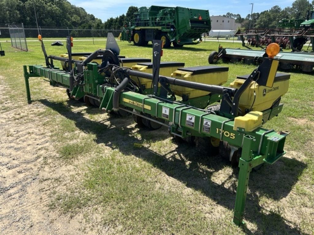 2016 John Deere 1705 Equipment Image0