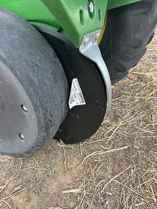 Image of John Deere 1725 equipment image 2