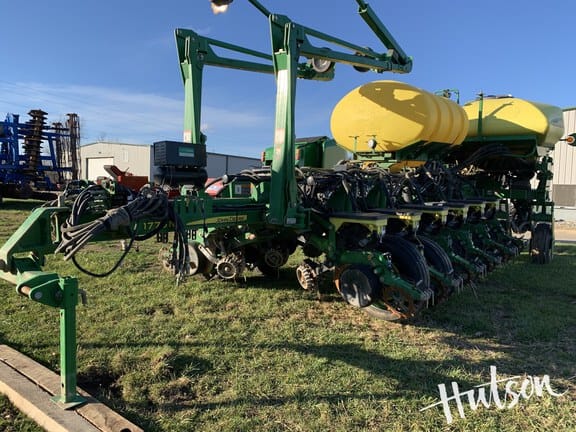 2016 John Deere 1775 Equipment Image0