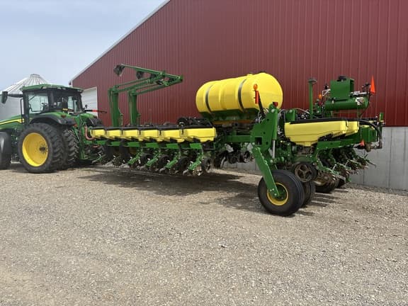 Image of John Deere 1775 equipment image 2