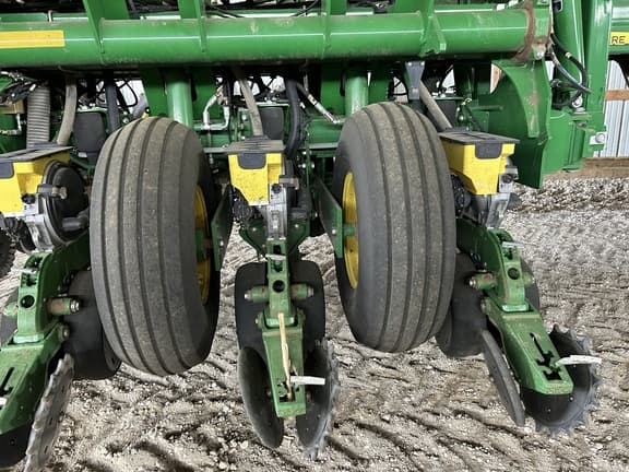 Image of John Deere 1795 equipment image 3