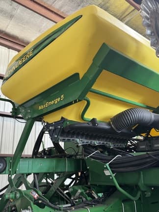 Image of John Deere 1795 equipment image 4