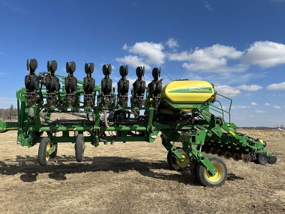 2016 John Deere 1795 Equipment Image0