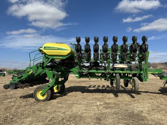 Image of John Deere 1795 equipment image 3