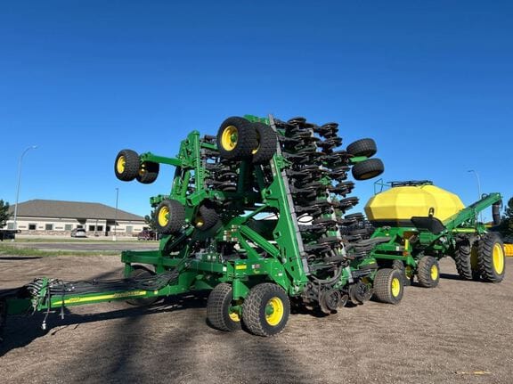 2016 John Deere 1890 Equipment Image0
