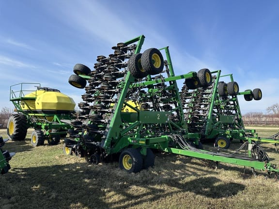 2016 John Deere 1890 Equipment Image0