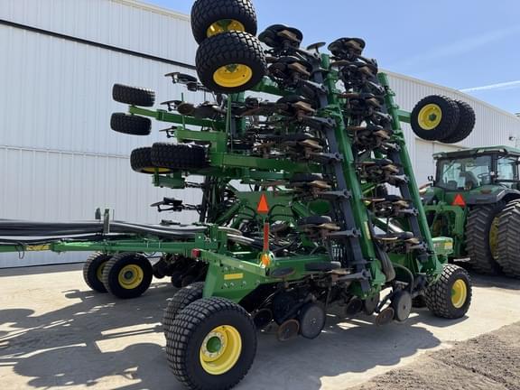 Image of John Deere 1890 equipment image 3