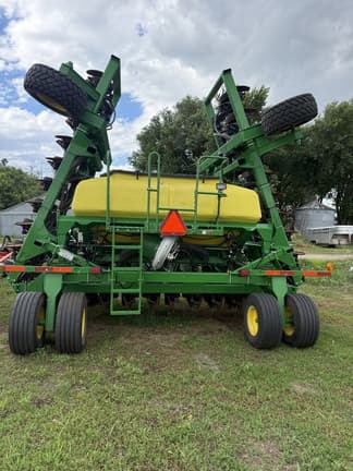 Image of John Deere 1990 Image 0