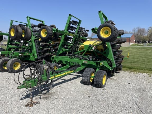 Image of John Deere 1990 equipment image 1