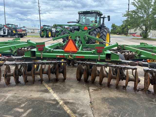 Image of John Deere 2623 equipment image 4