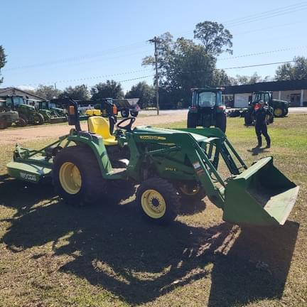 Image of John Deere 3032E equipment image 2