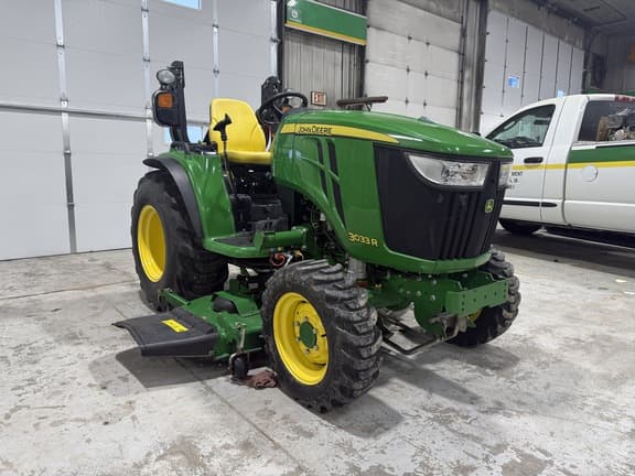 Image of John Deere 3033R equipment image 2