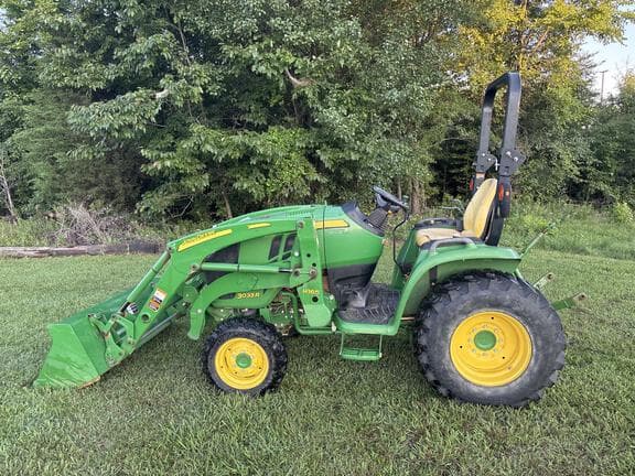 Image of John Deere 3033R Image 1