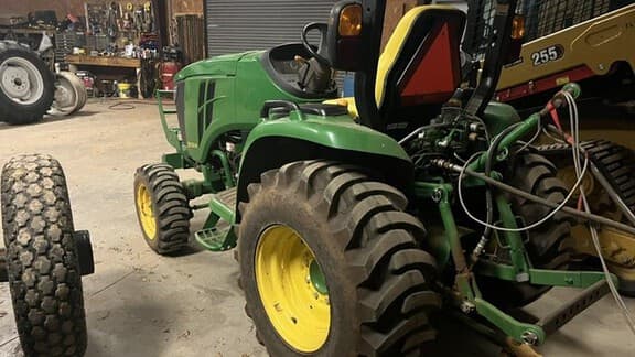Image of John Deere 3033R equipment image 3