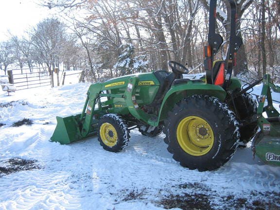 Image of John Deere 3038E equipment image 1