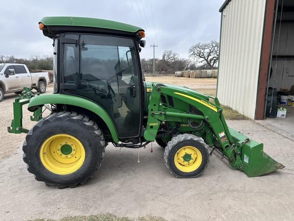 Image of John Deere 3039R equipment image 2