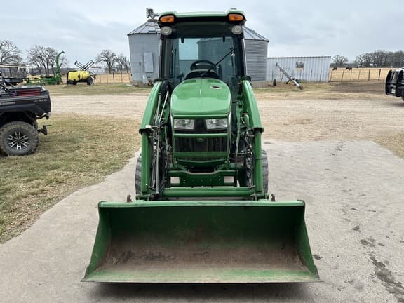 Image of John Deere 3039R equipment image 4