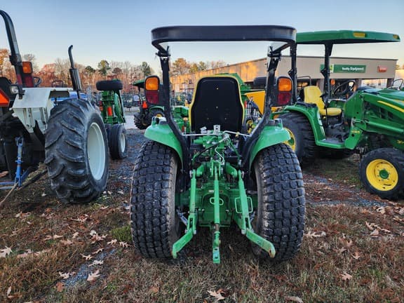 Image of John Deere 3039R equipment image 3