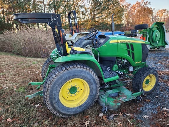 Image of John Deere 3039R equipment image 1