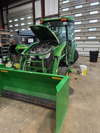 Image of John Deere 3039R equipment image 2