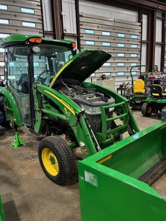 Image of John Deere 3039R equipment image 3