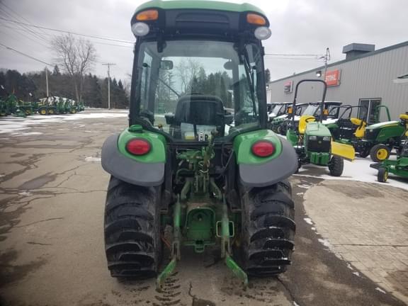 Image of John Deere 3046R equipment image 2