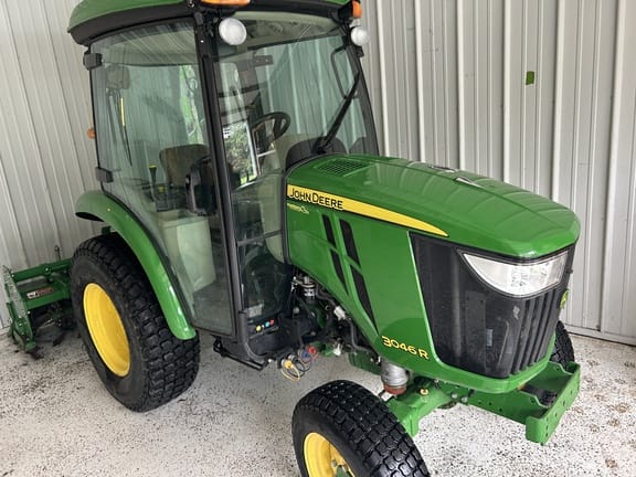 2016 John Deere 3046R Equipment Image0