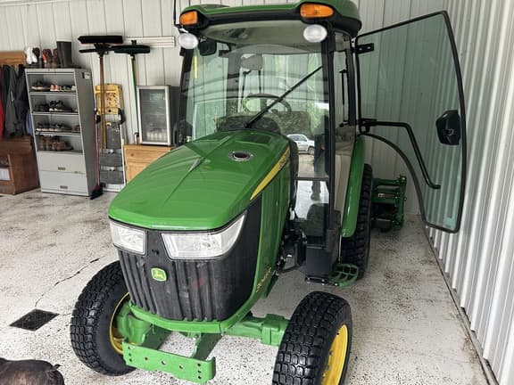 Image of John Deere 3046R equipment image 1