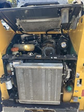 Image of John Deere 317G equipment image 3