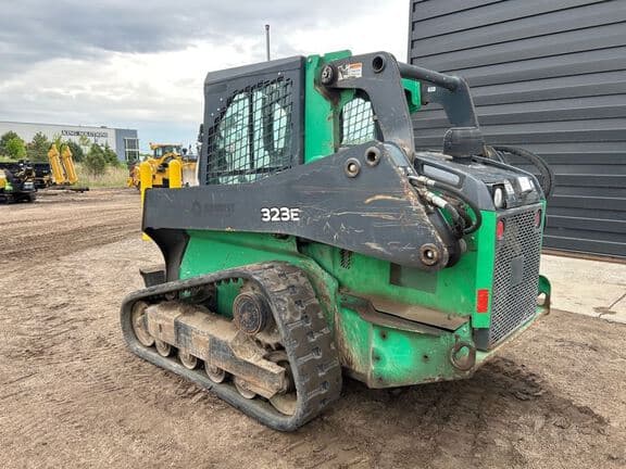 Image of John Deere 323E equipment image 4