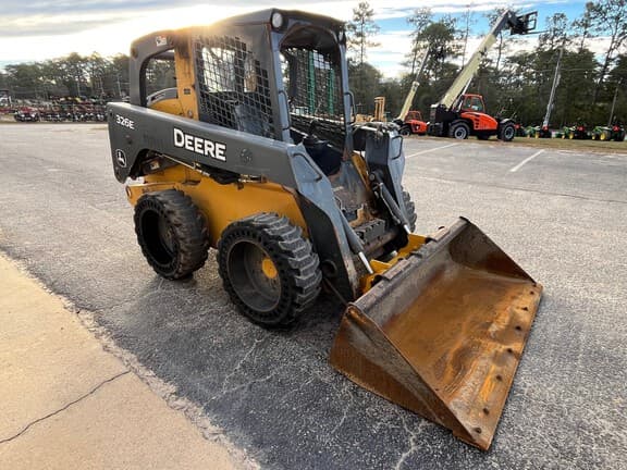 Image of John Deere 326E equipment image 3