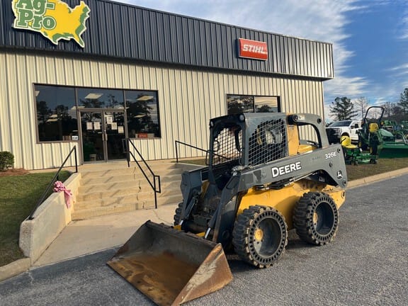 2016 John Deere 326E Equipment Image0
