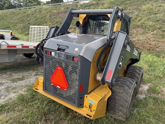 Image of John Deere 330G equipment image 3