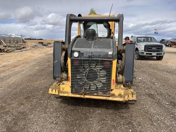 Image of John Deere 333E equipment image 1