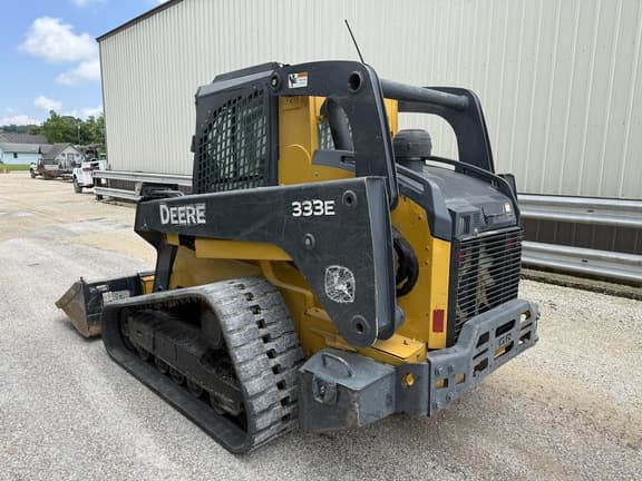 Image of John Deere 333E equipment image 2